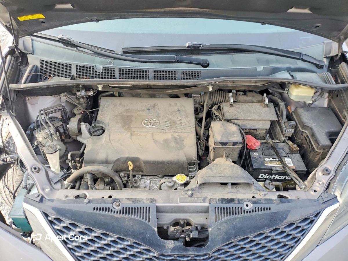 Toyota Sienna 2016