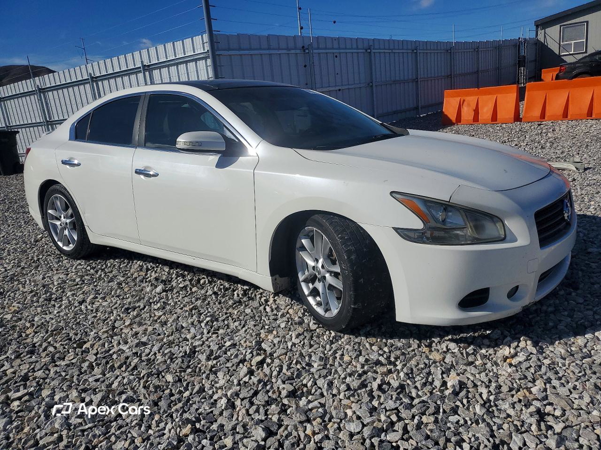 Nissan Maxima 2010