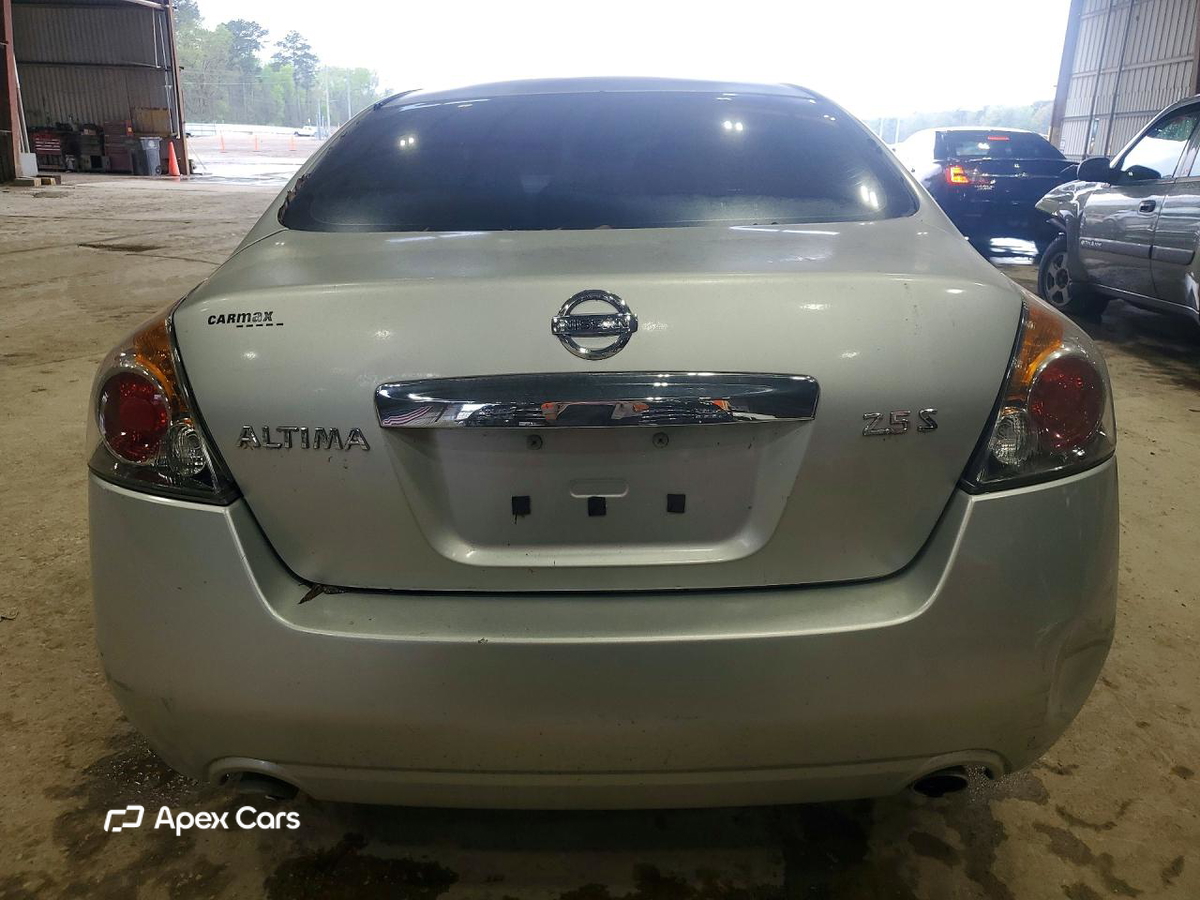 Nissan Altima 2010