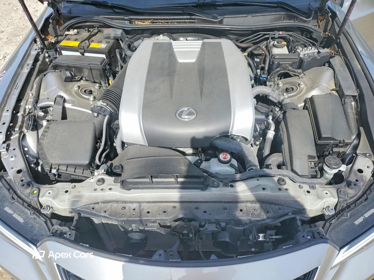 Lexus IS 2022