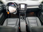 Volvo XC40 2025