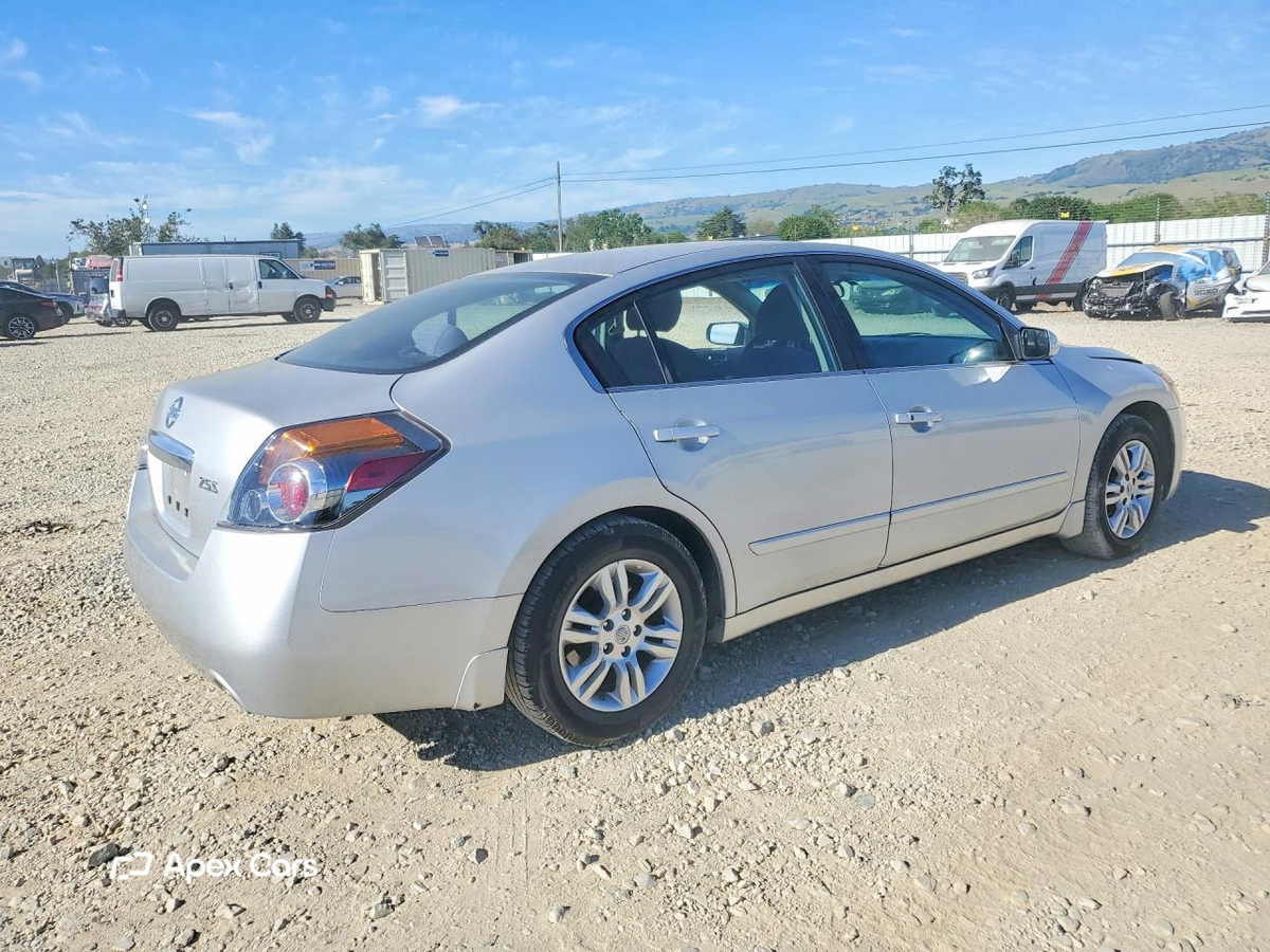 Nissan Altima 2012