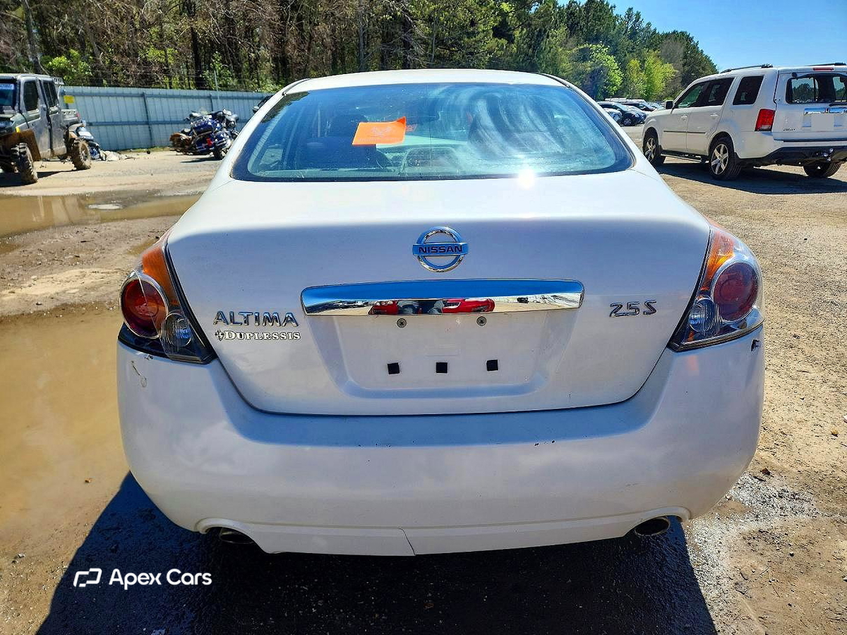 Nissan Altima 2012