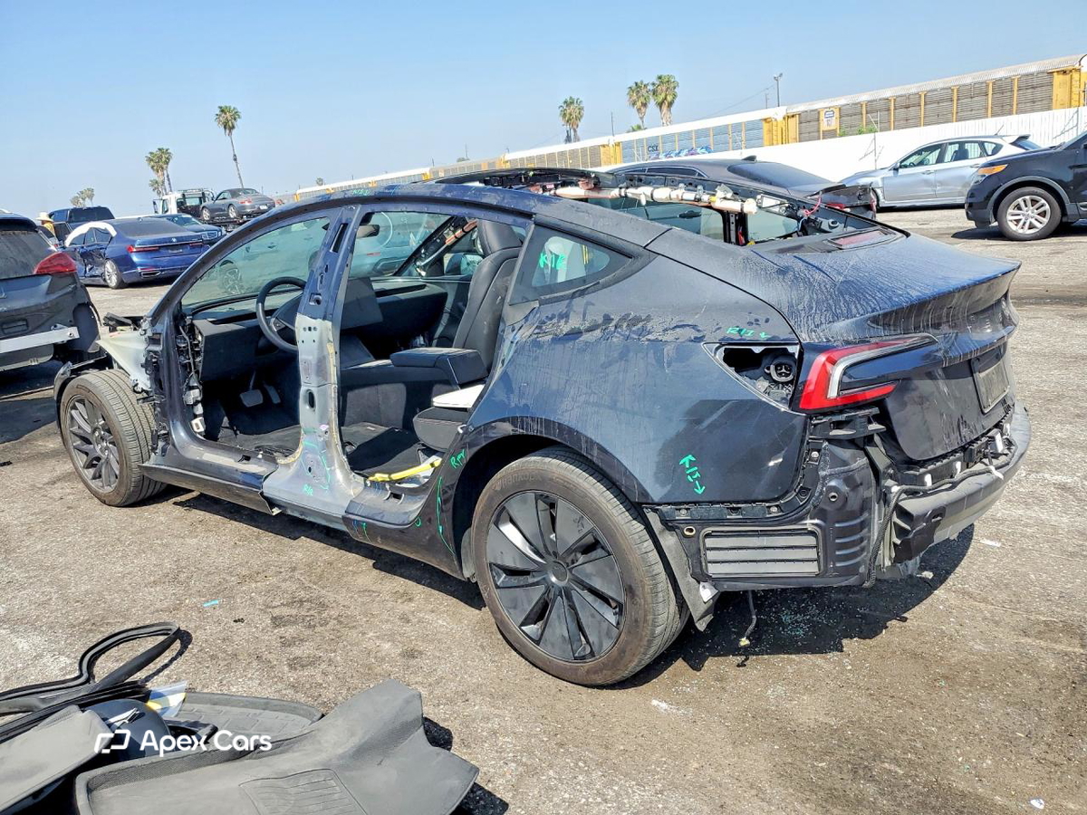 Tesla Model 3 2025
