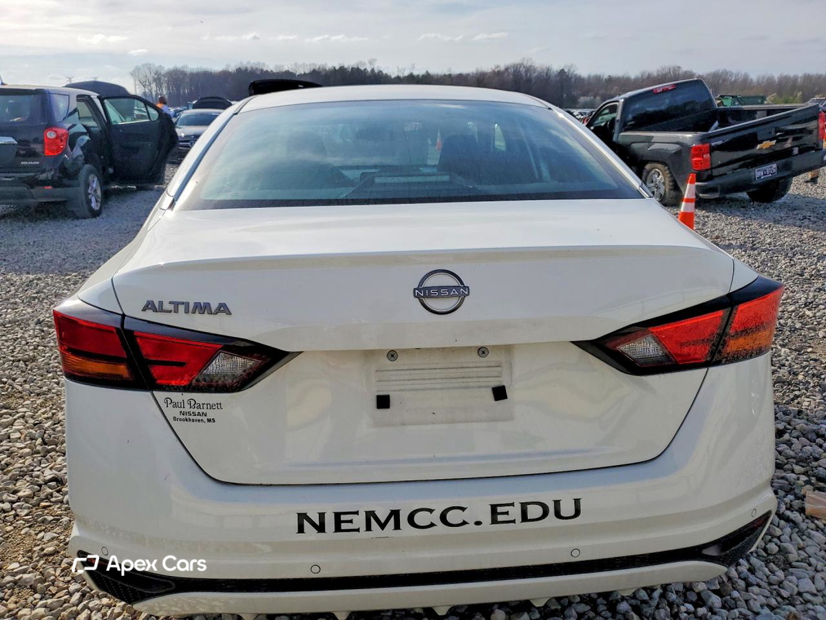 Nissan Altima 2024