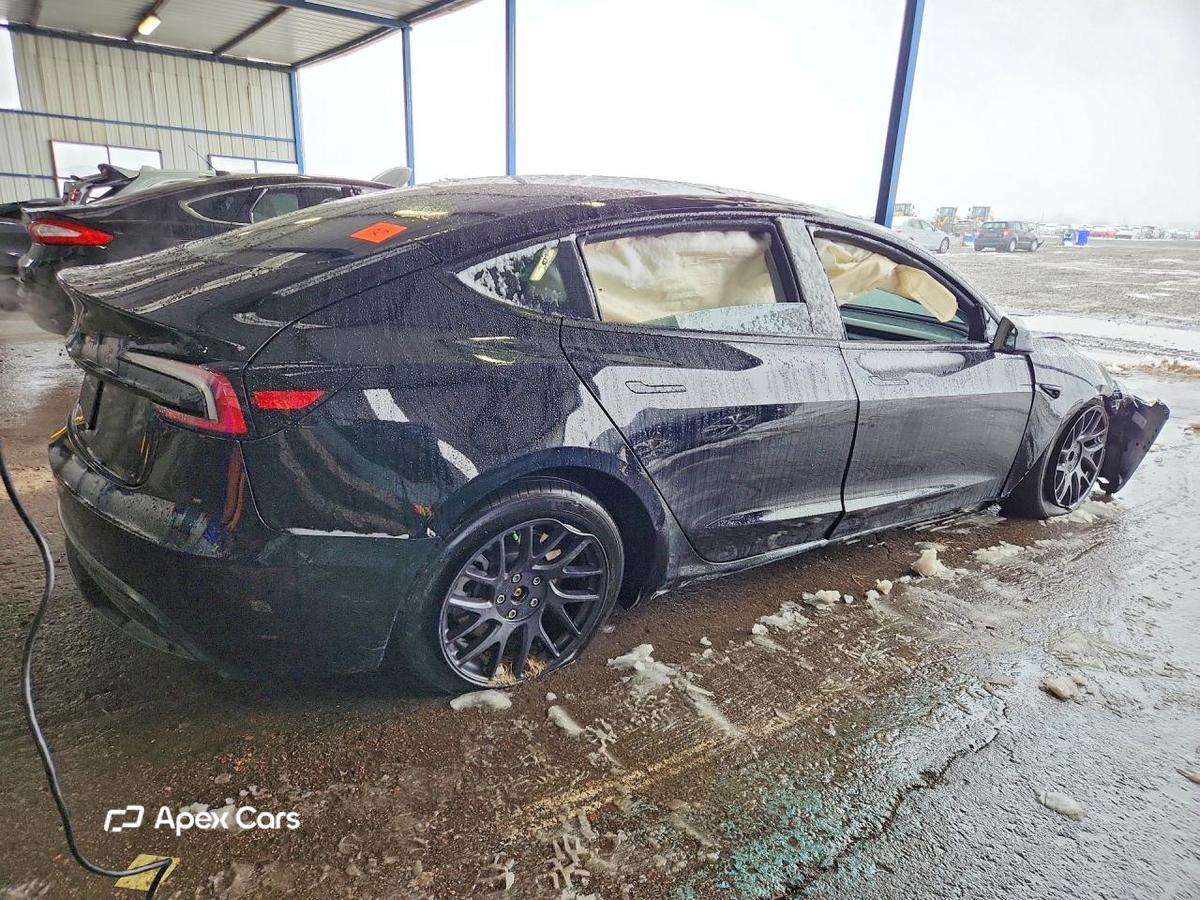 Tesla Model 3 2024