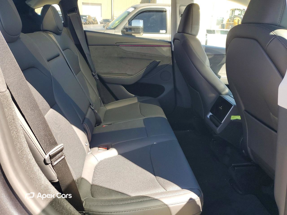 Tesla Model Y 2026