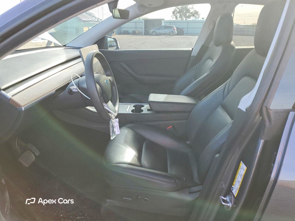 Tesla Model Y 2021