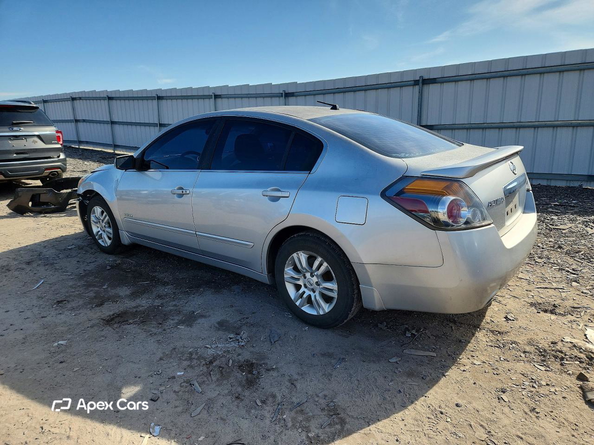 Nissan Altima 2010