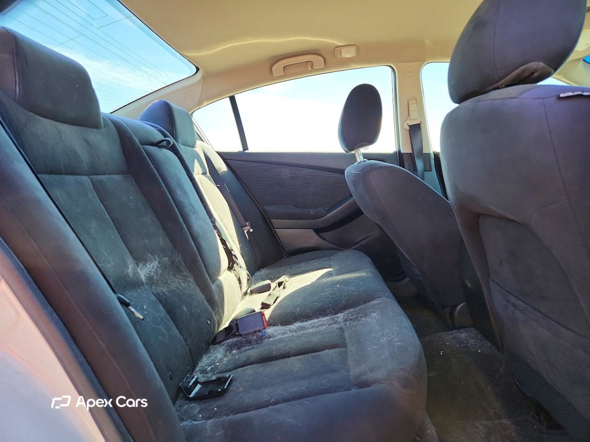 Nissan Altima 2010
