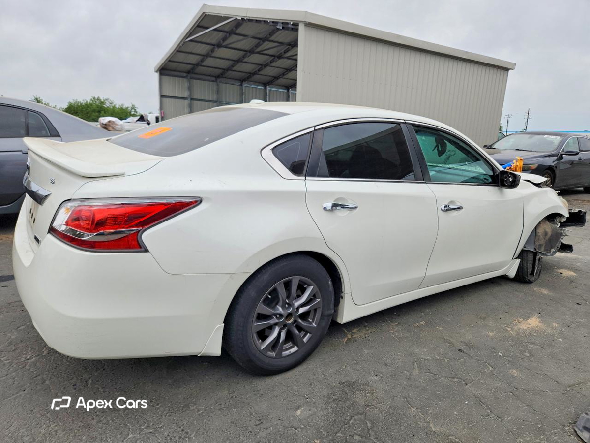 Nissan Altima 2015