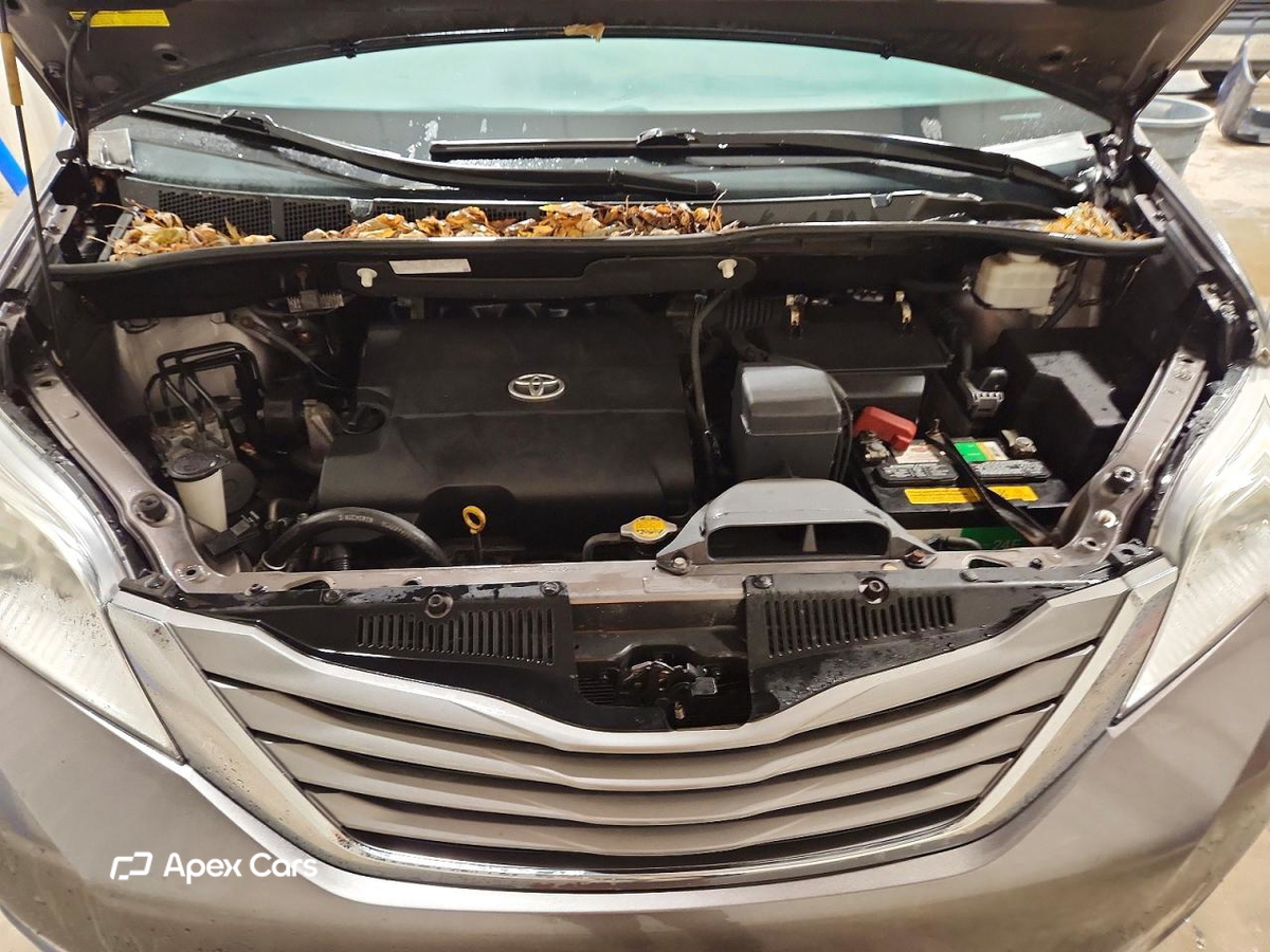 Toyota Sienna 2012