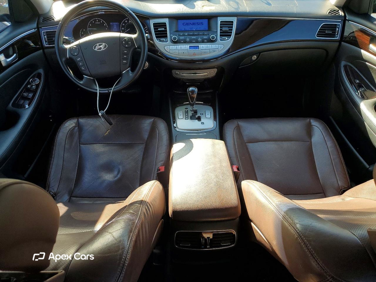 Hyundai Genesis 2012