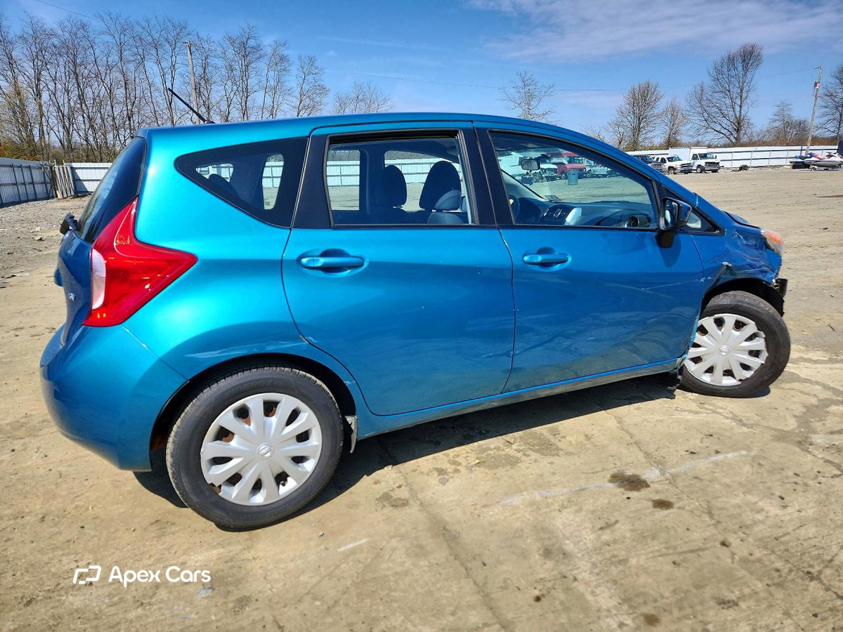 Nissan Versa 2015