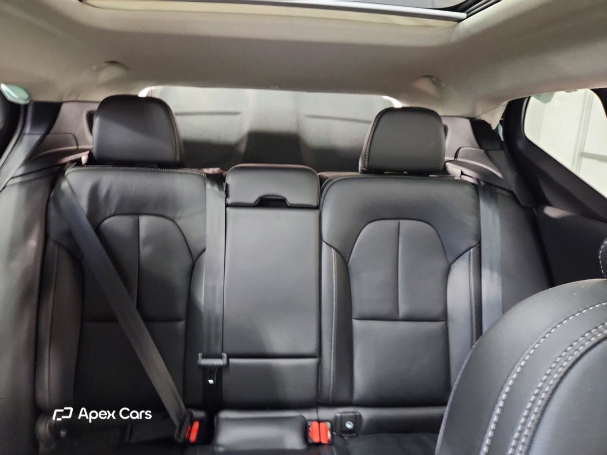 Volvo XC40 2025