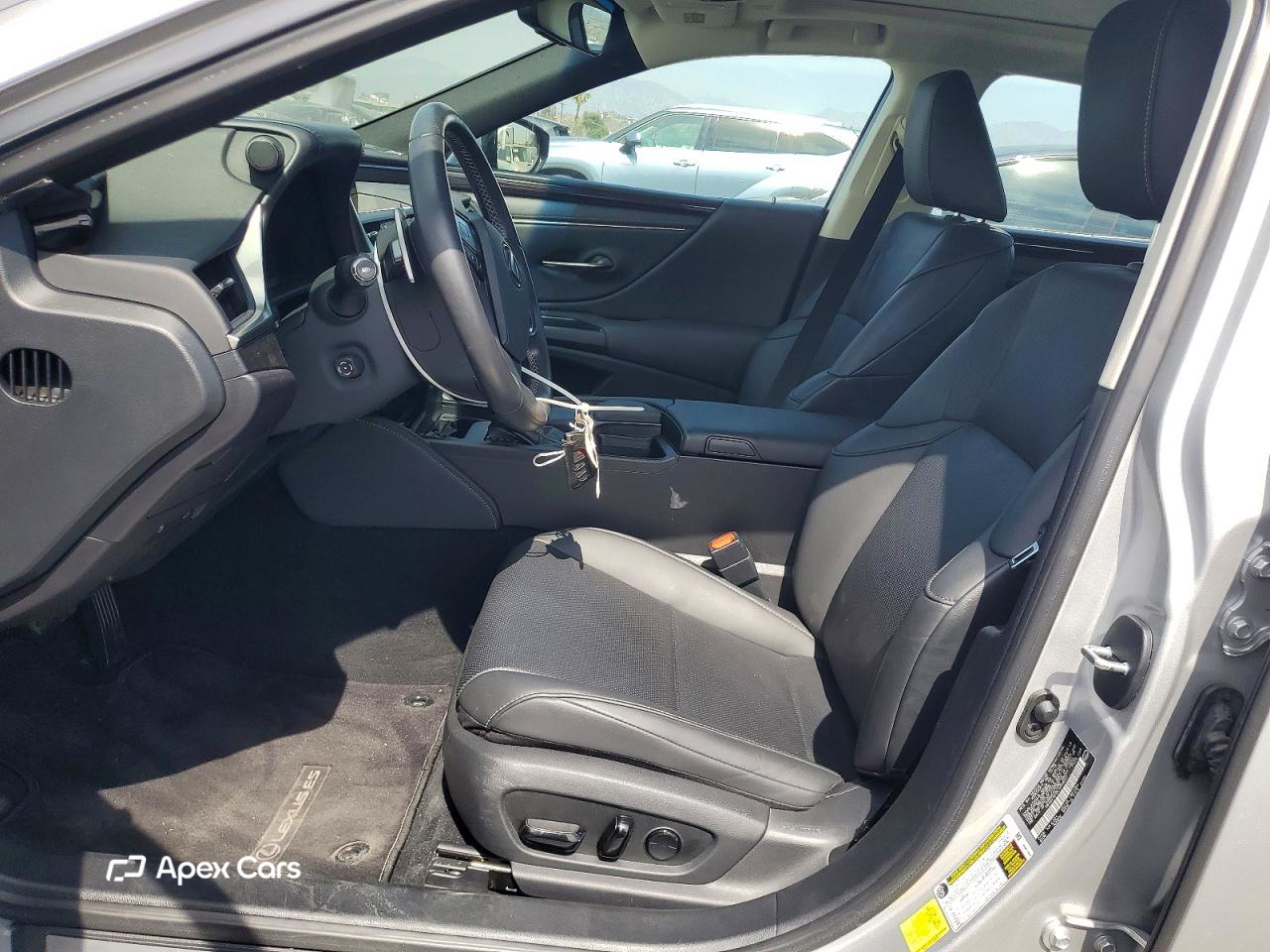 Lexus ES 2020