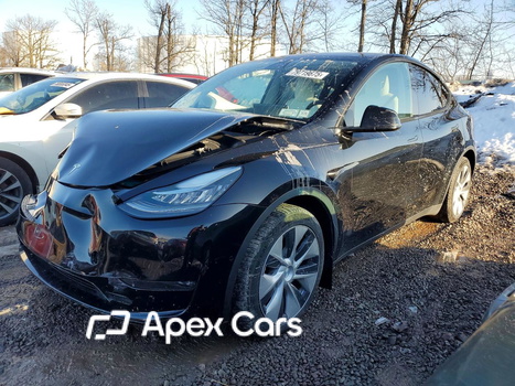 Tesla Model Y 2021 - Image 1 of 12