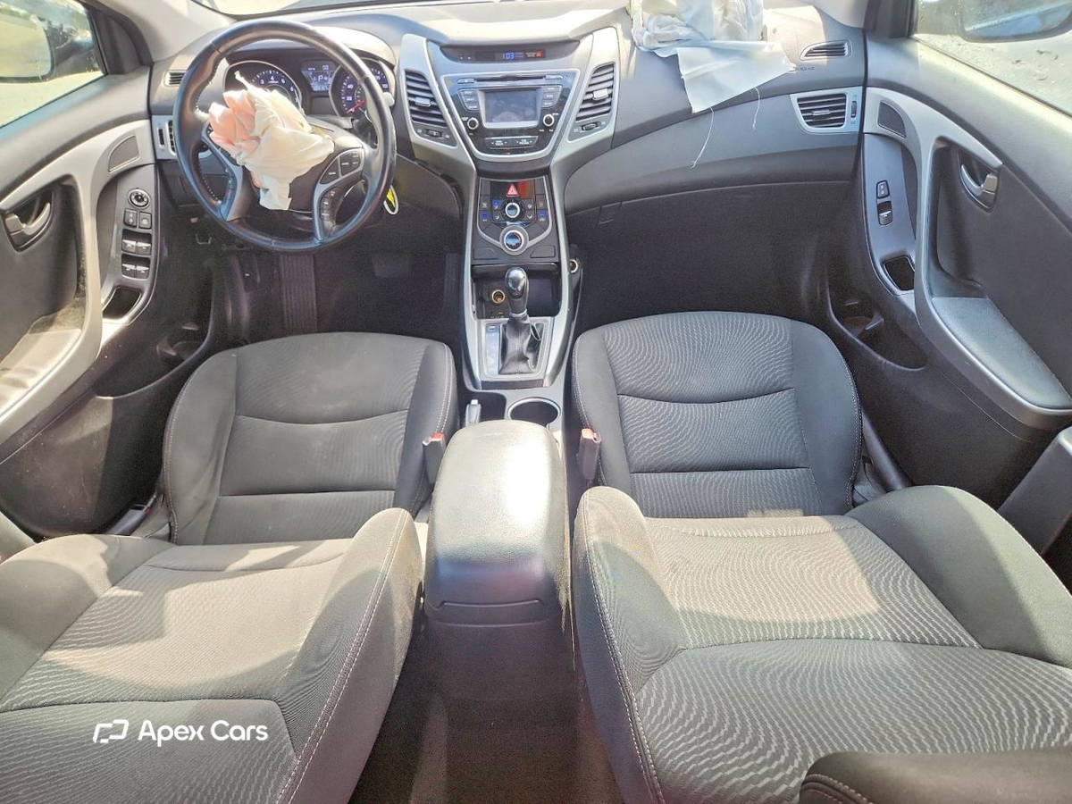 Hyundai Elantra 2015