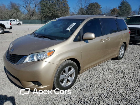 Toyota Sienna 2011 - Image 1 of 13
