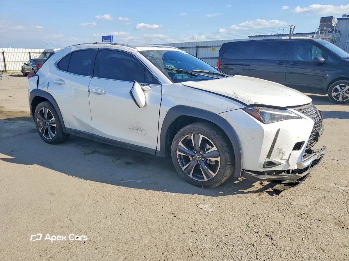 Lexus UX 2024