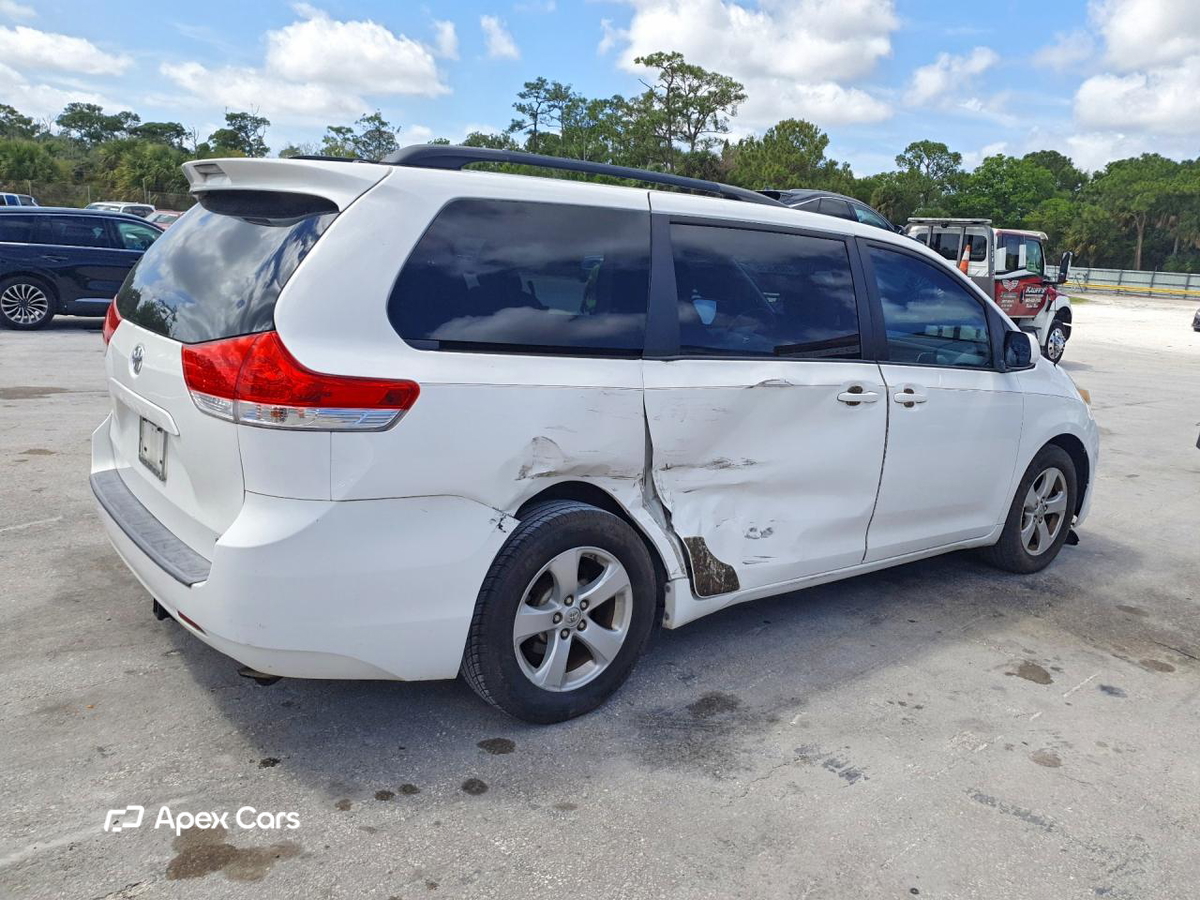 Toyota Sienna 2014