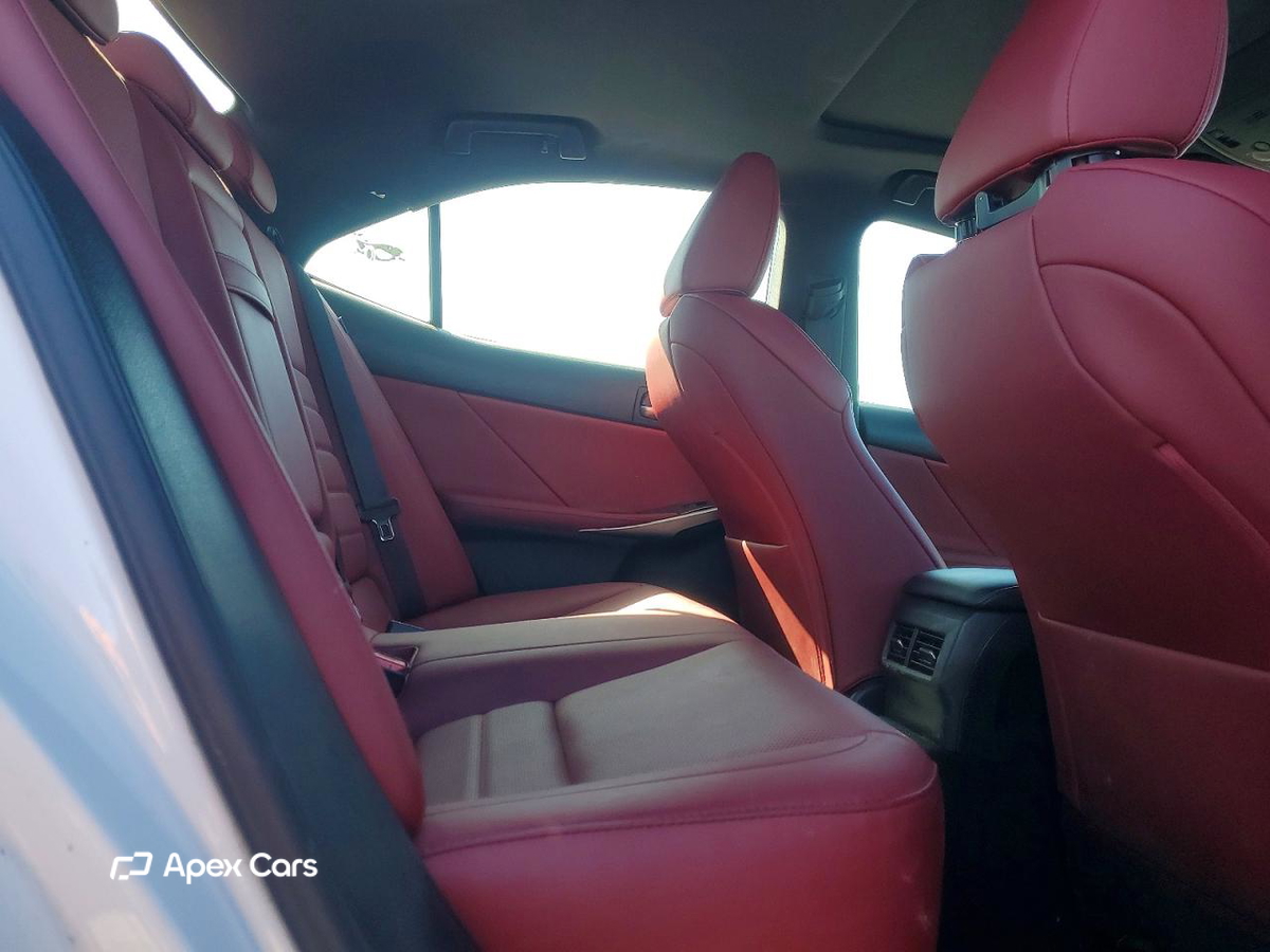Lexus IS 2019