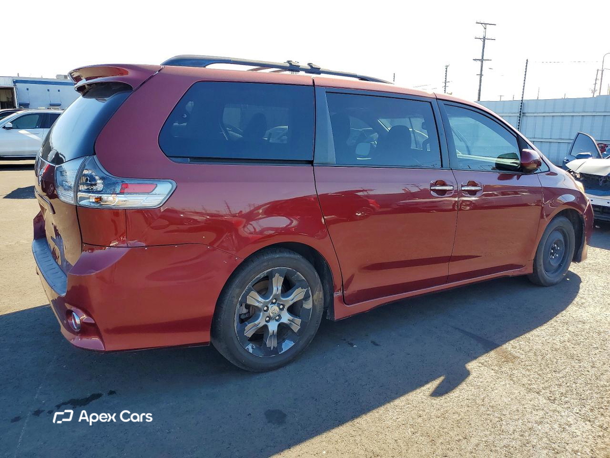 Toyota Sienna 2015