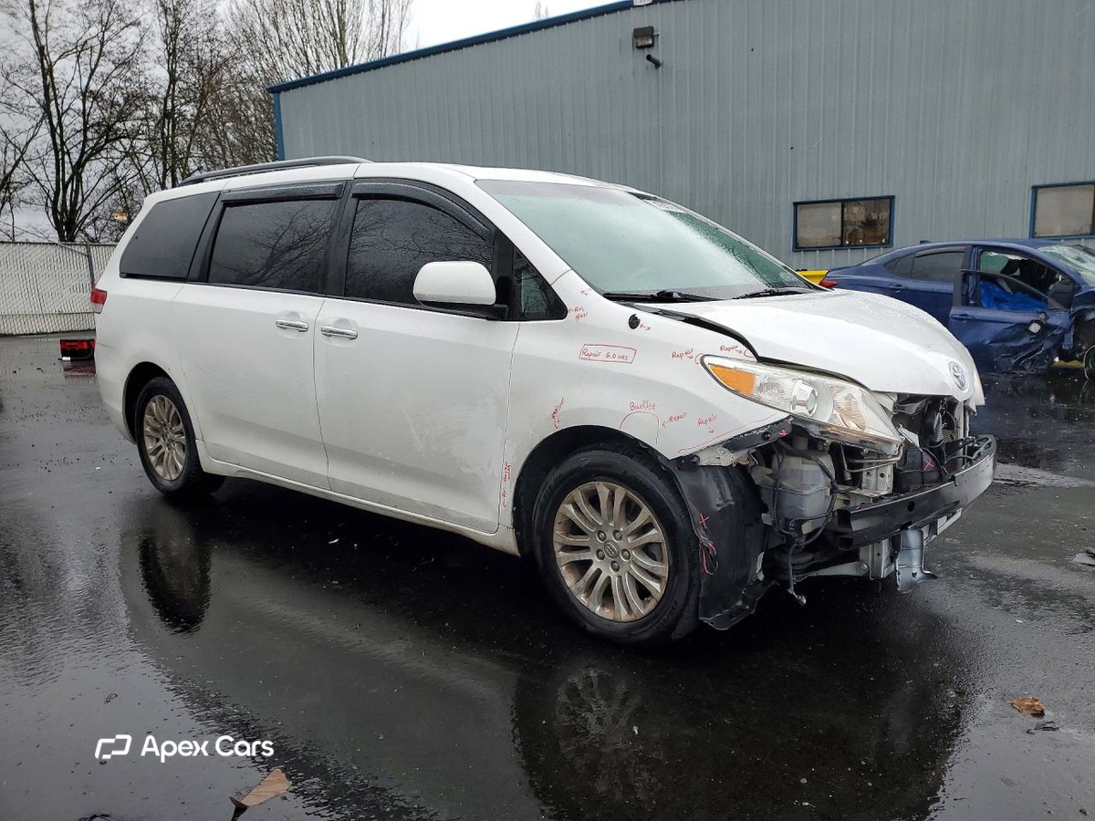 Toyota Sienna 2014