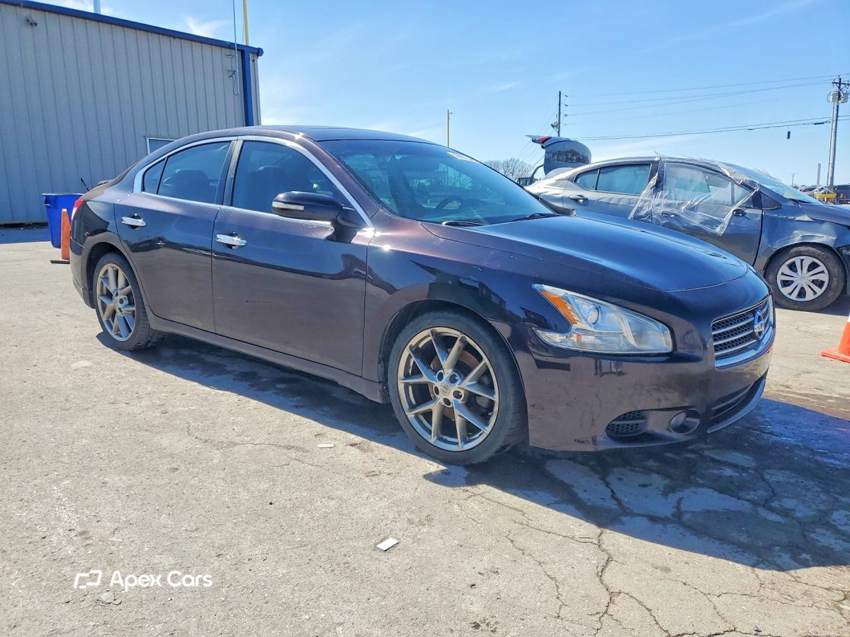 Nissan Maxima 2010