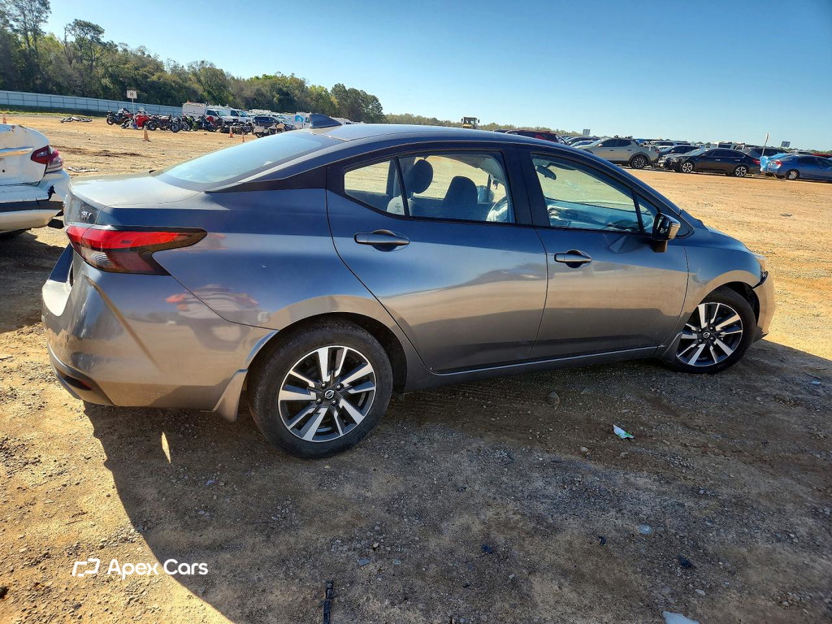 Nissan Versa 2021