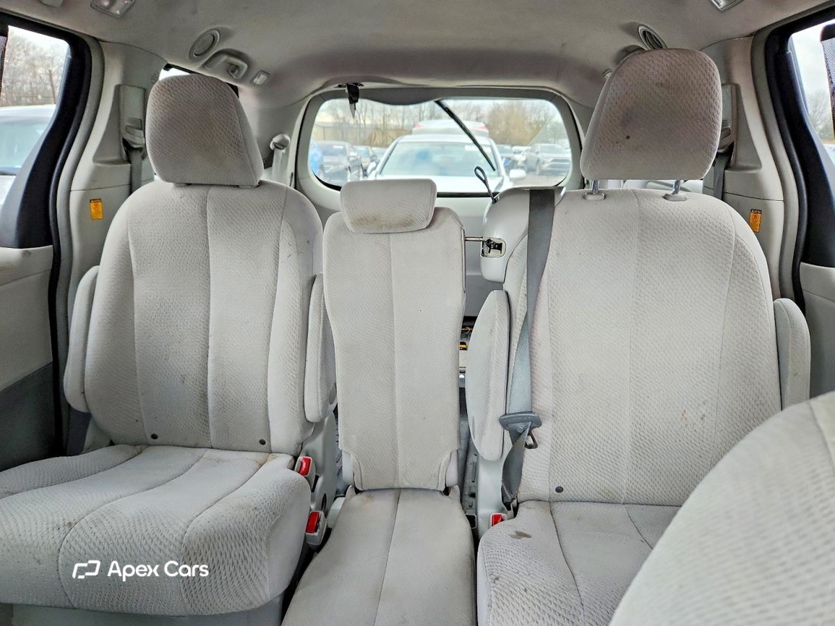 Toyota Sienna 2012