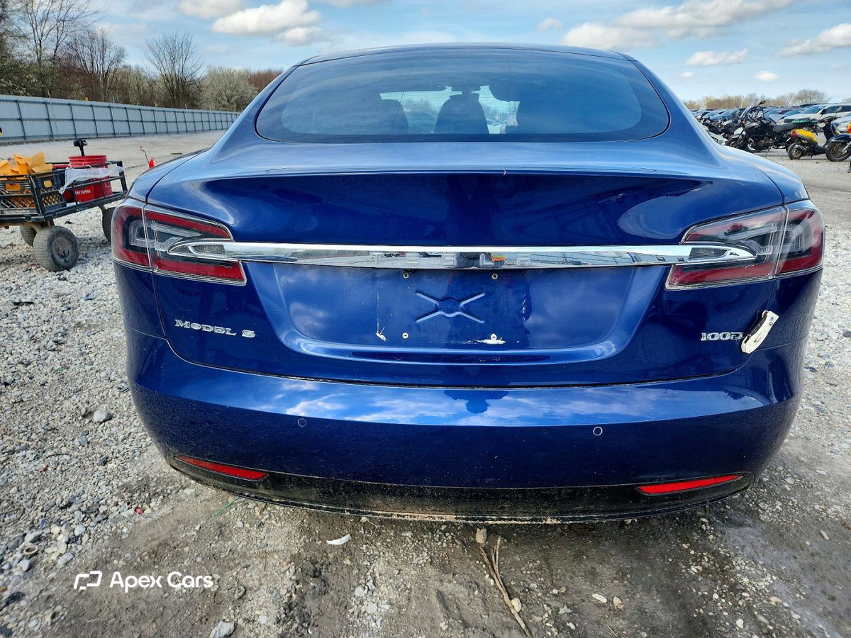 Tesla Model S 2018