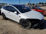 Tesla Model X 2022