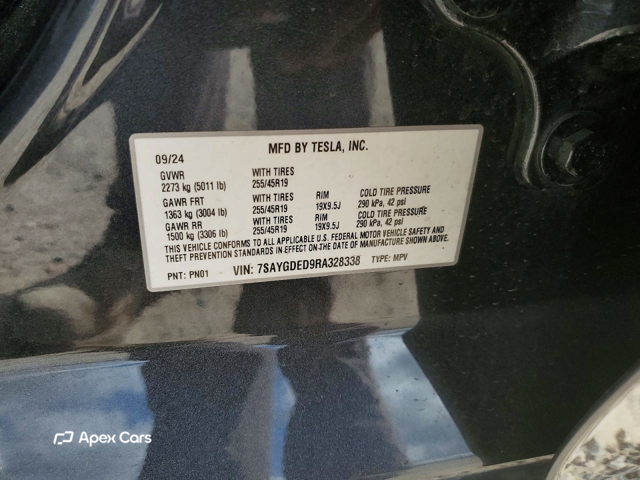 Tesla Model Y 2024