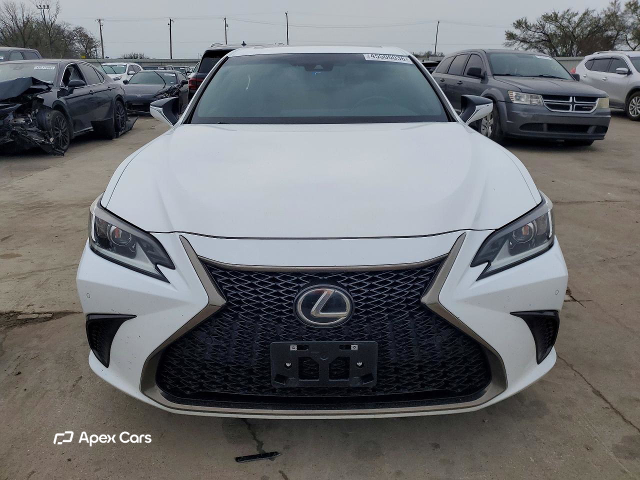 Lexus ES 2020