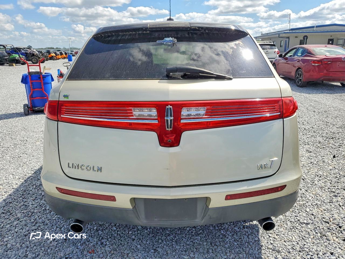 Lincoln MKT 2010