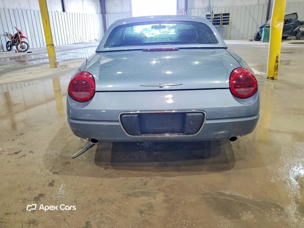 Ford Thunderbird 2005