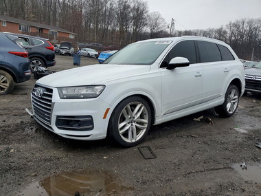 Audi Q7 2017 - Image 1 of 12