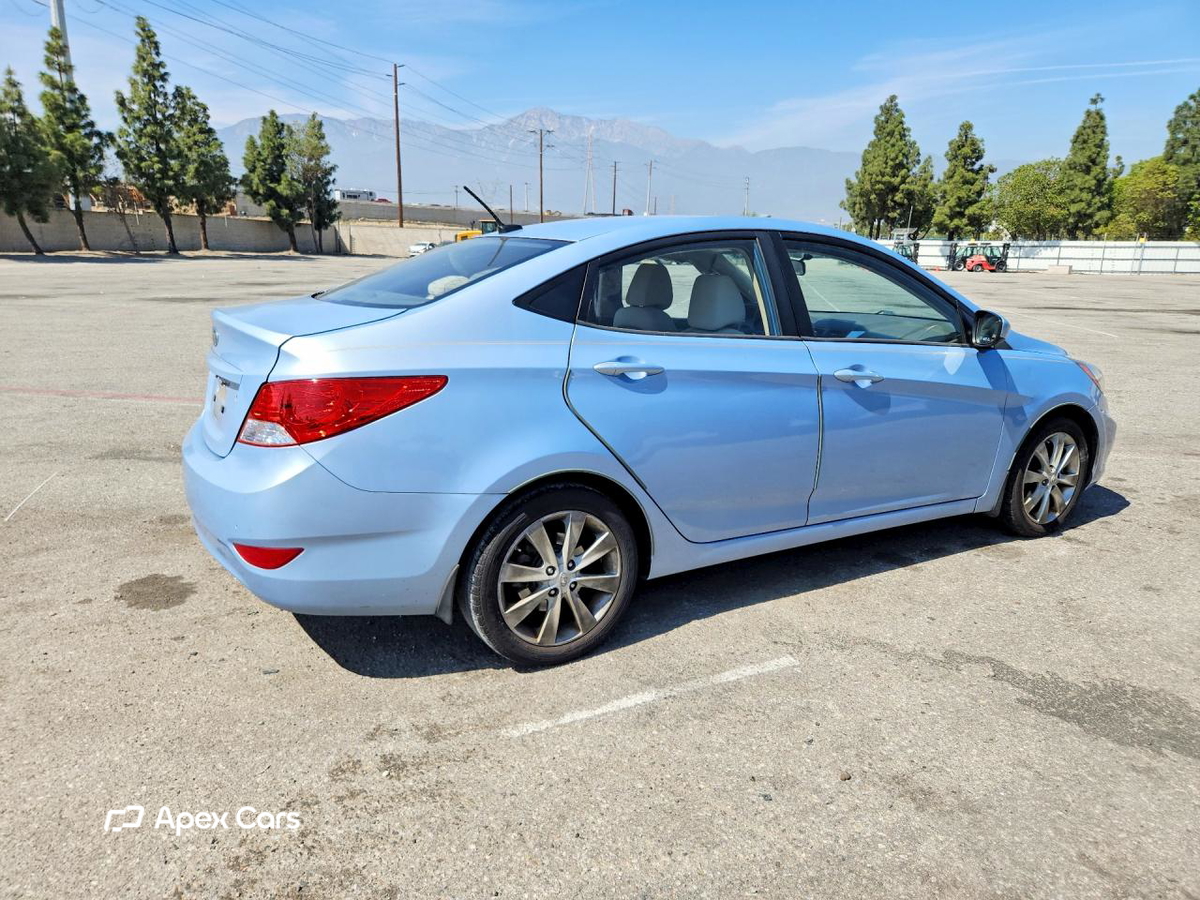 Hyundai Accent 2012