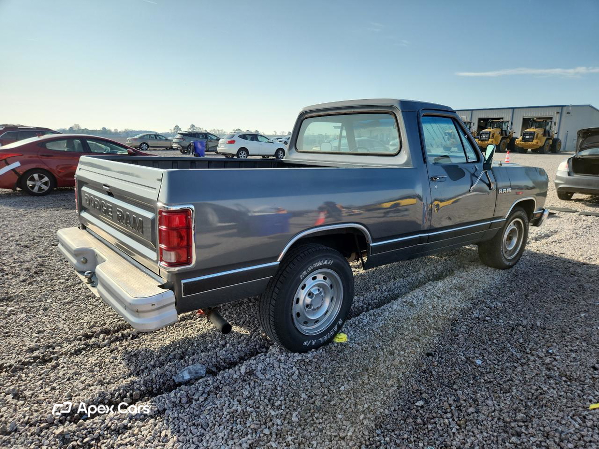Dodge D150 1986