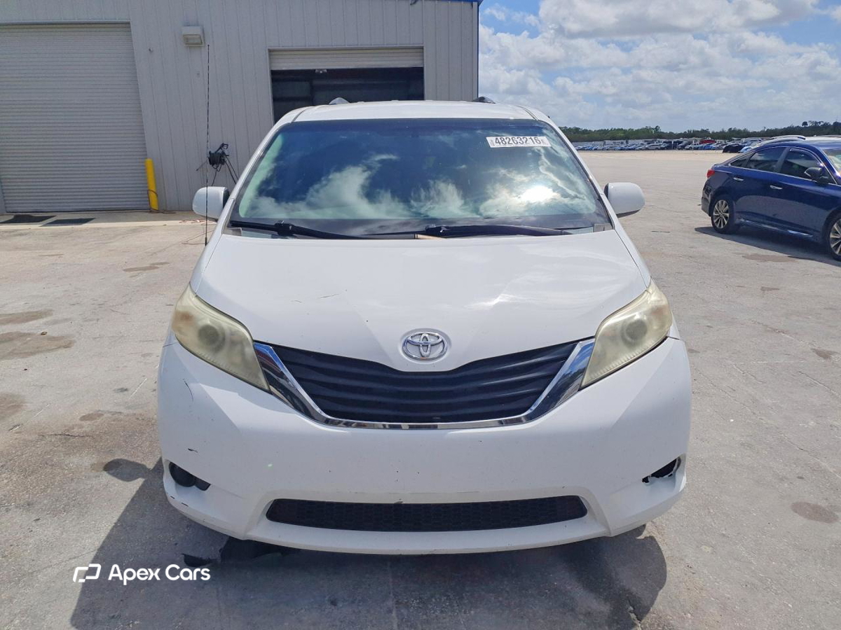 Toyota Sienna 2014