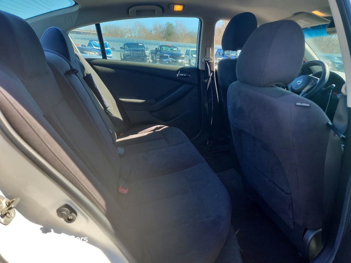 Nissan Altima 2011