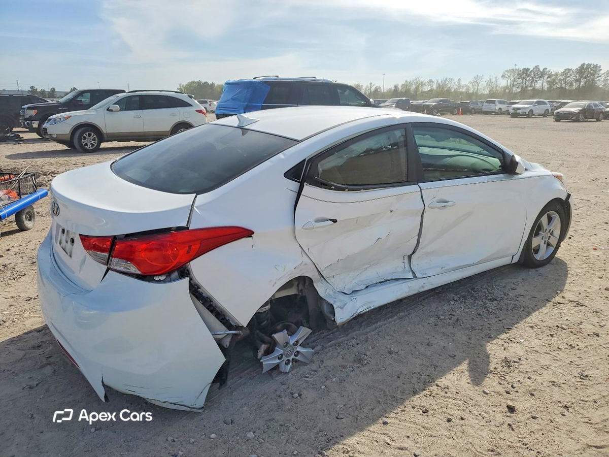 Hyundai Elantra 2013
