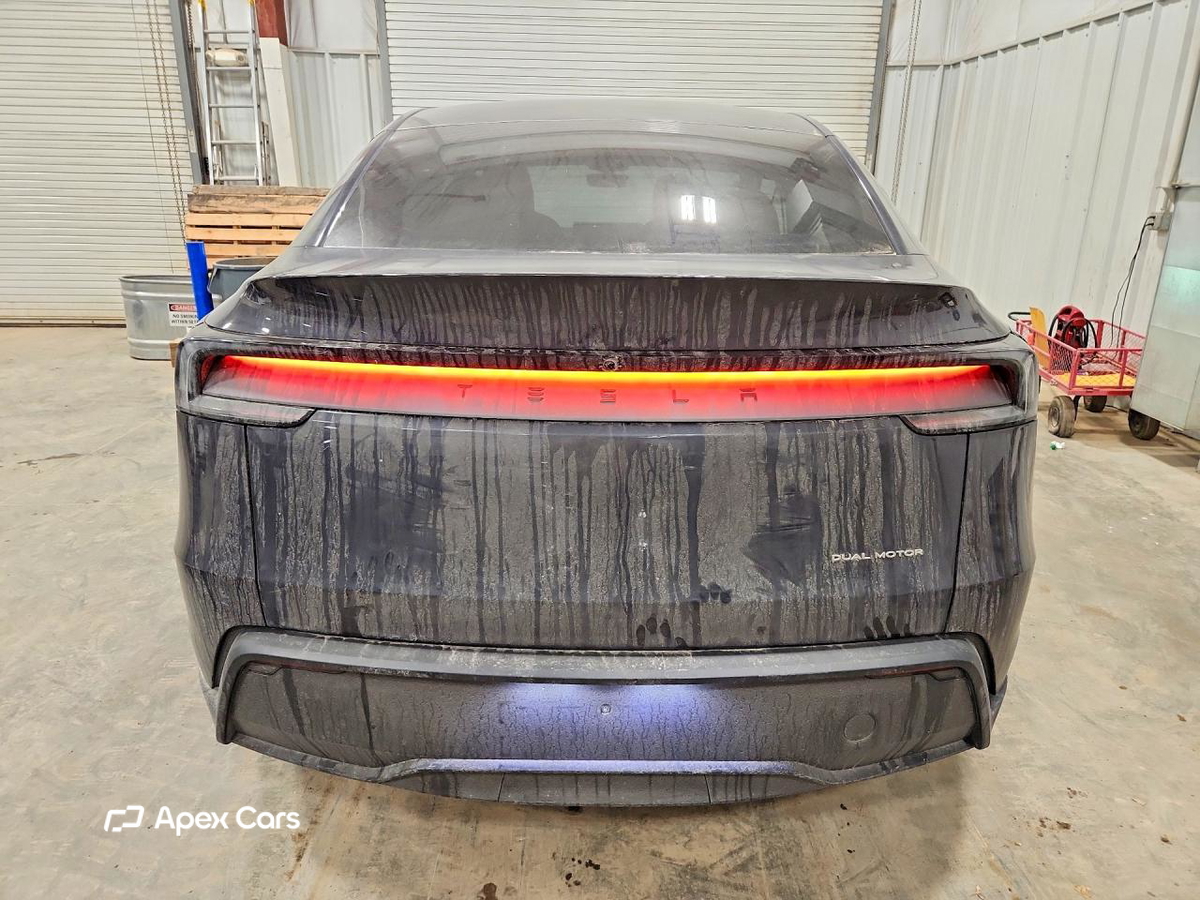 Tesla Model Y 2026