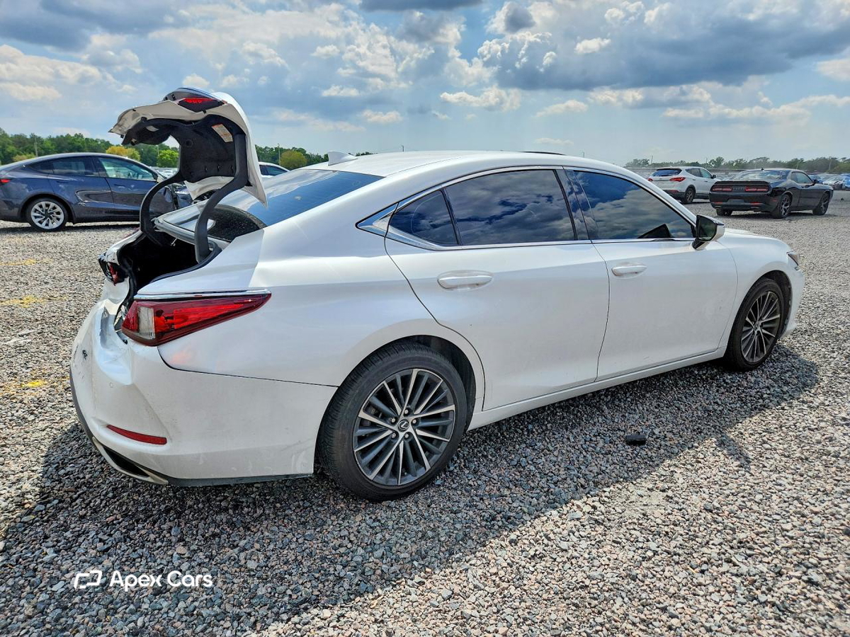 Lexus ES 2022