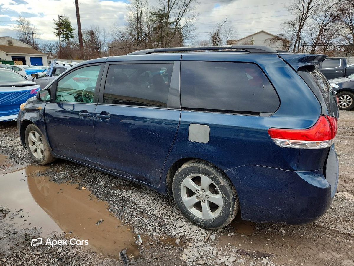 Toyota Sienna 2012