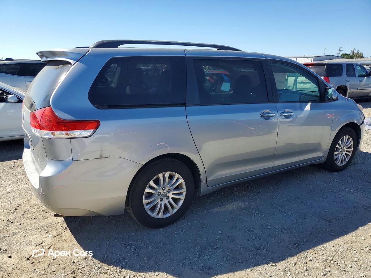 Toyota Sienna 2014