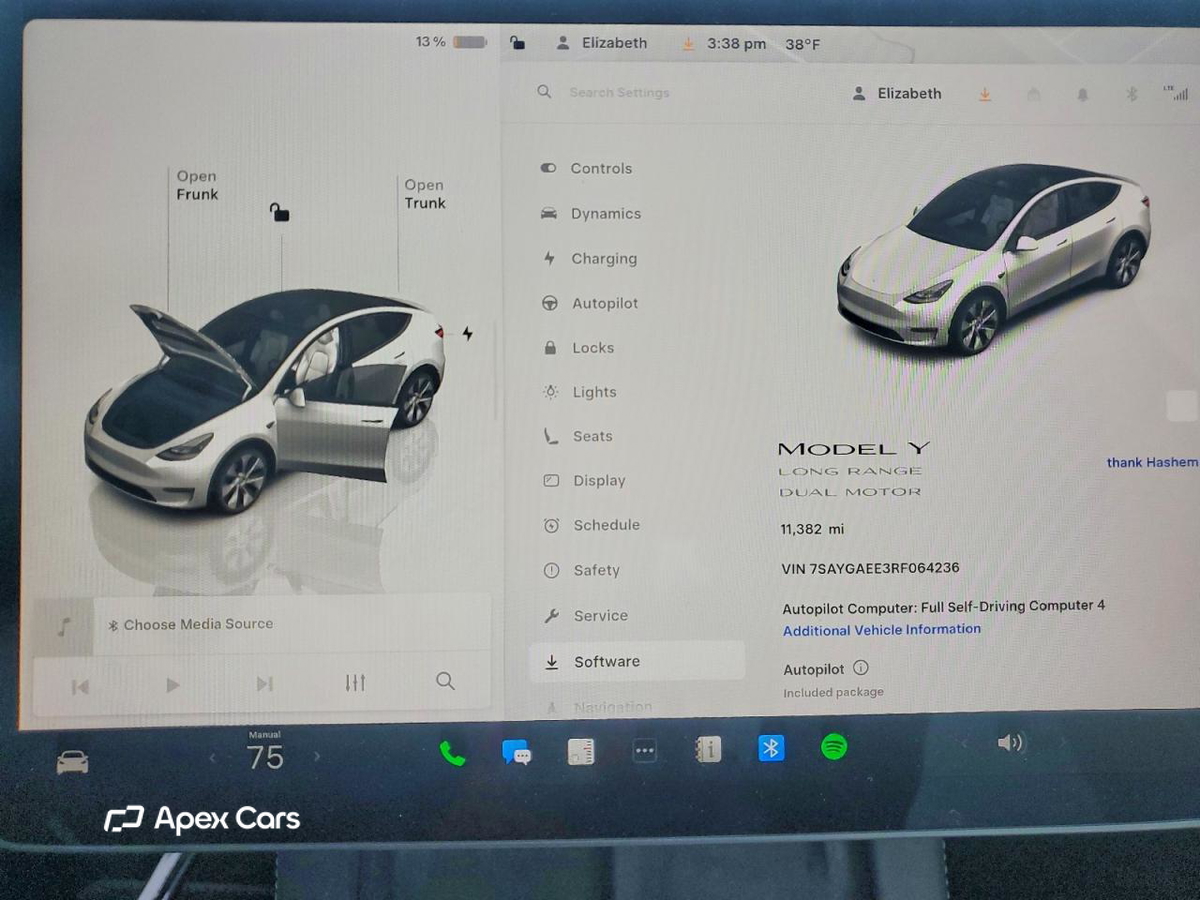 Tesla Model Y 2024