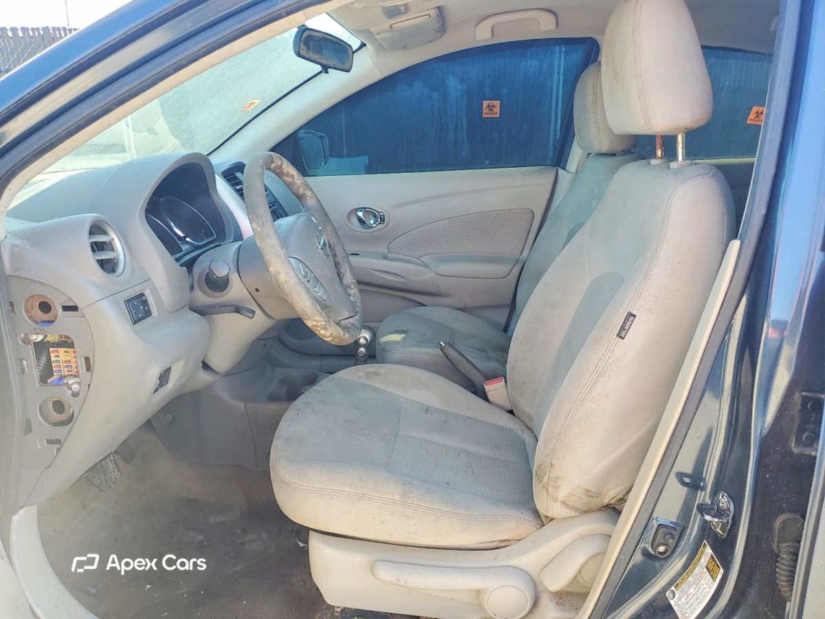 Nissan Versa 2015