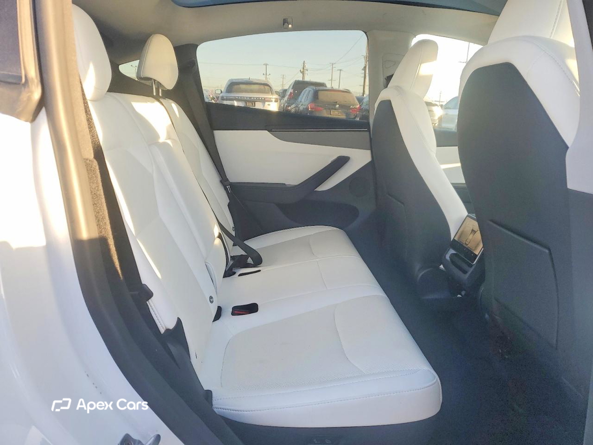 Tesla Model Y 2026